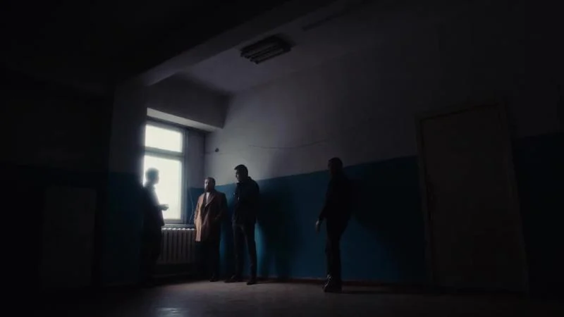 Кадры из сериала Мошенники (2023)